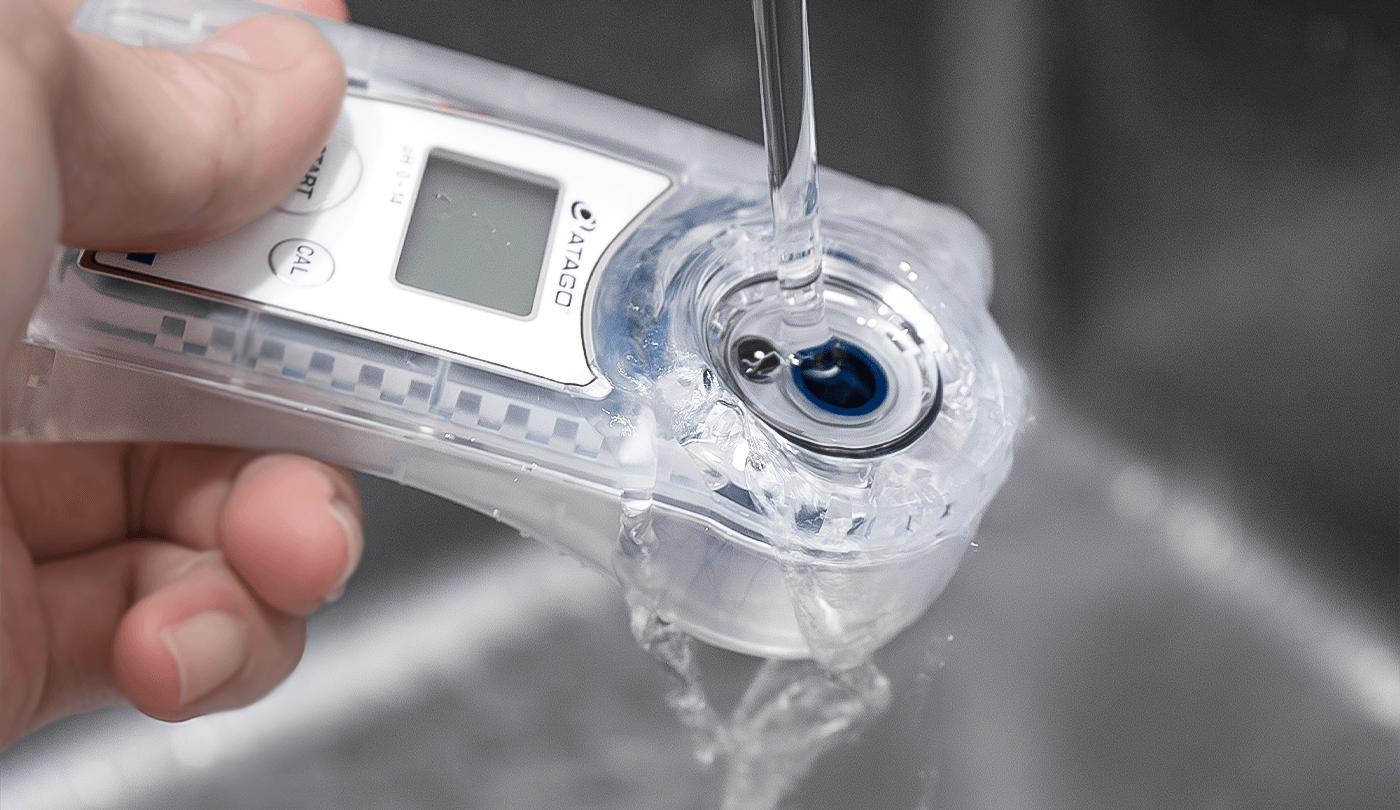 4. 洗っている写真